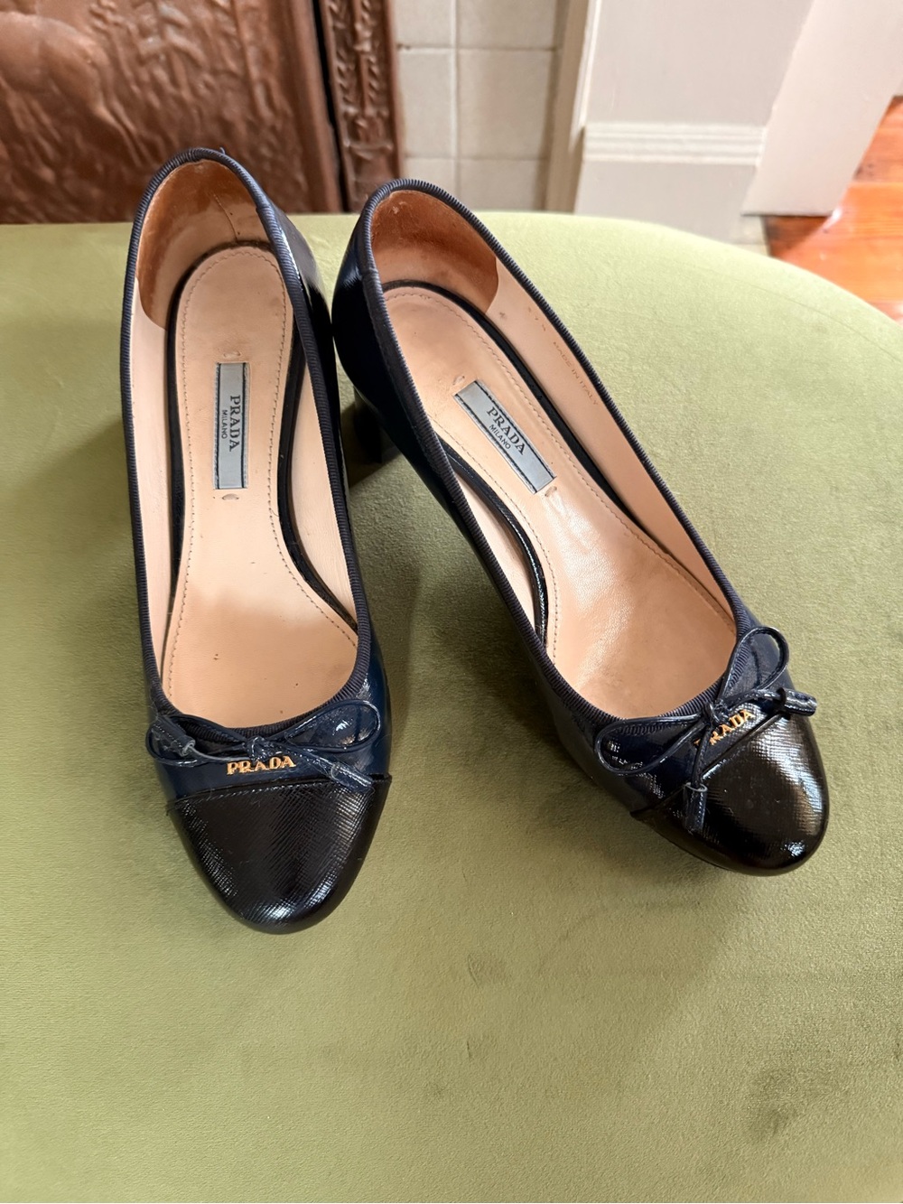 Prada Navy & Black Bow Toe Leather Pumps Women’s US 7.5